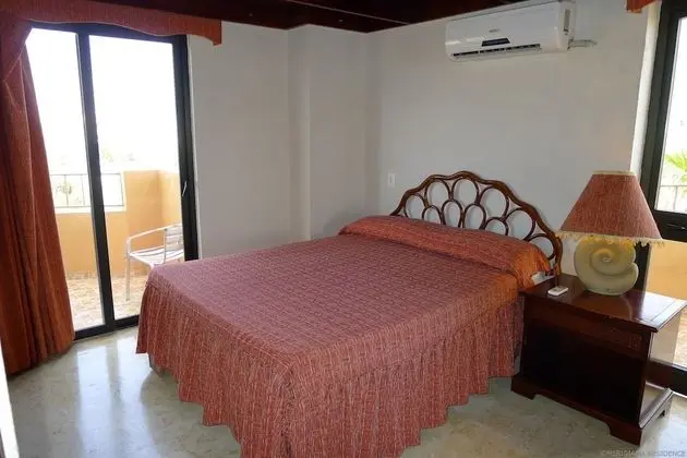 Family Büyük Yataklı Tek Kişilik Oda, 2 Yatak Odası, Havuz Manzaralı