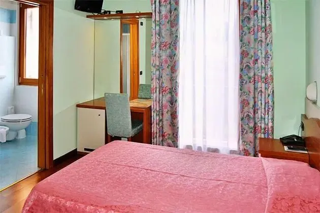 Standard Tek Büyük veya İki Ayrı Yataklı Oda
