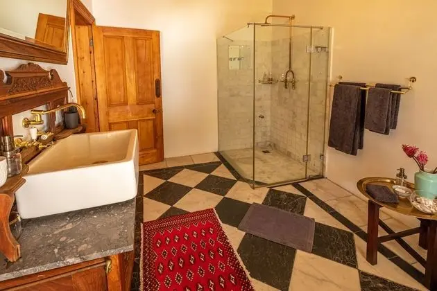 Luxury Tek Büyük Yataklı Oda