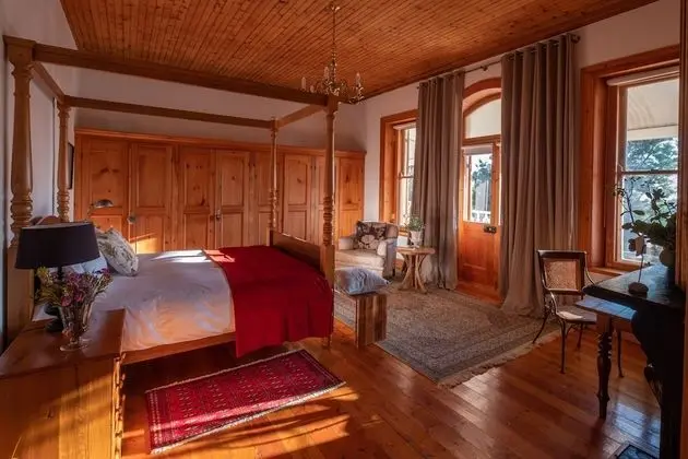 The Savannah Room