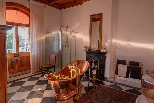 The Savannah Room
