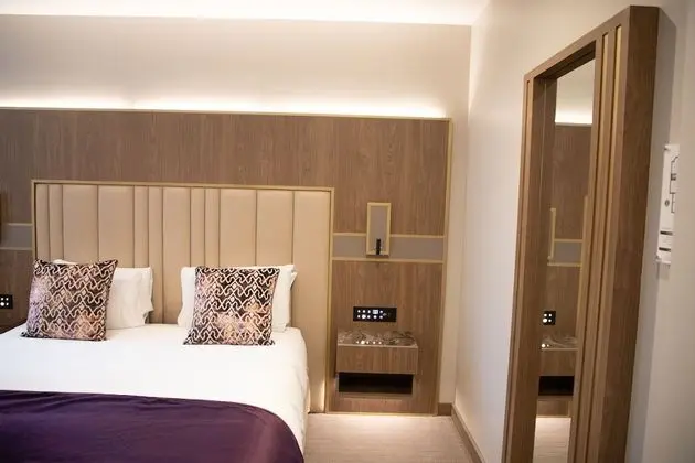 Deluxe Tek Büyük Yataklı Oda