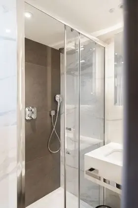 Superior Tek Büyük veya İki Ayrı Yataklı Oda