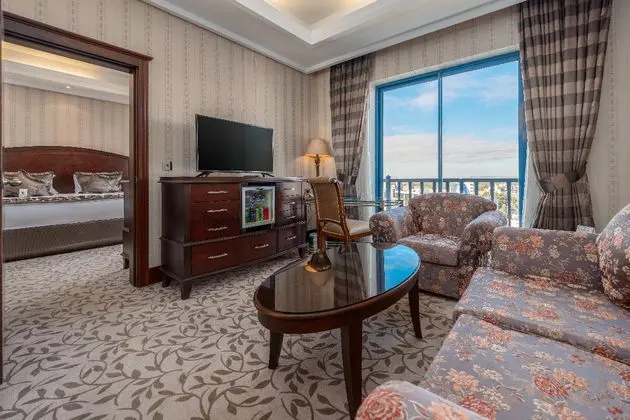 Deluxe Suite Custom Oda