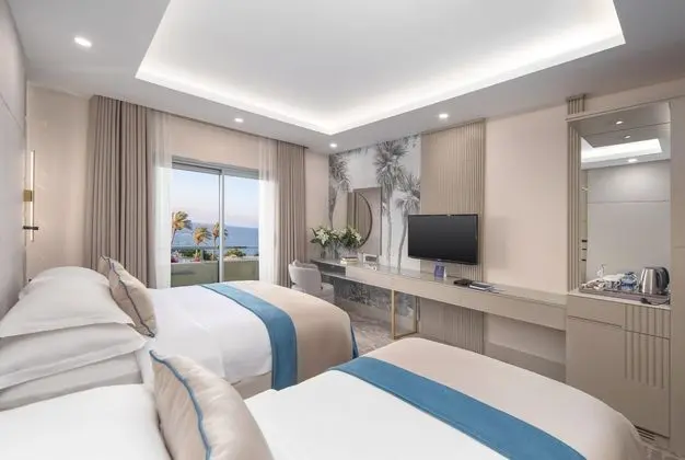 https://images.etstur.com/files/images/hotelImages/CYB/53349/l/Merit-Park-Hotel---Casino-Oda-390170.jpg