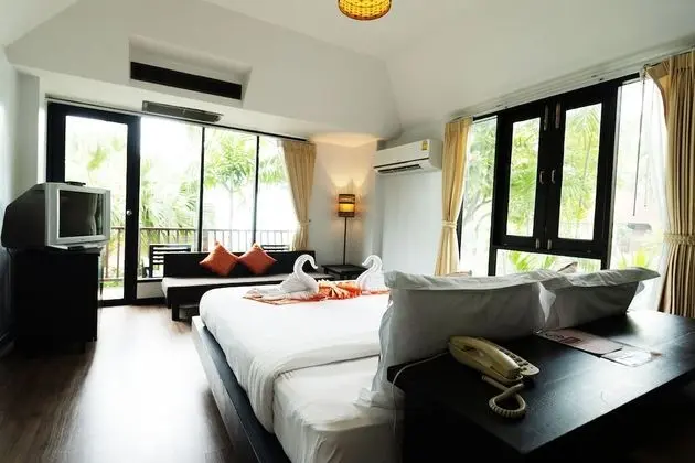 Deluxe Room with Garden View