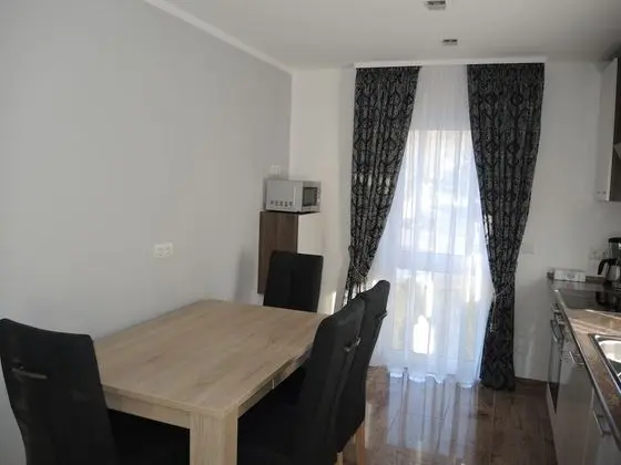 Apart Daire, 1 En Büyük (King) Boy Yatak ve Çekyat, Sigara İçilmez (Apartment 2)