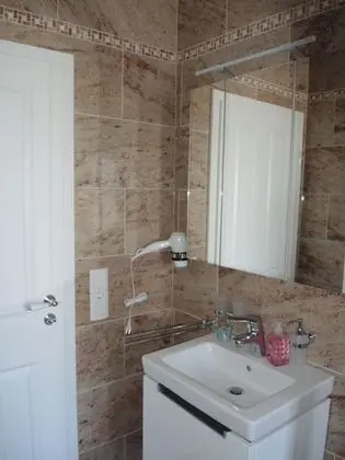 Apart Daire, 1 En Büyük (King) Boy Yatak ve Çekyat, Sigara İçilmez (Apartment 2)