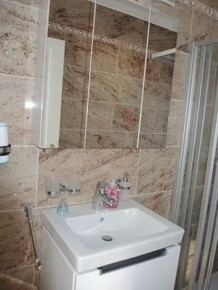 Apart Daire, 1 En Büyük (King) Boy Yatak ve Çekyat, Sigara İçilmez (Apartment 2)