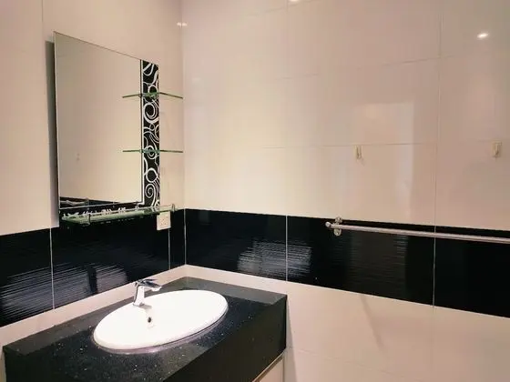 Oda (Studio Suites (P))