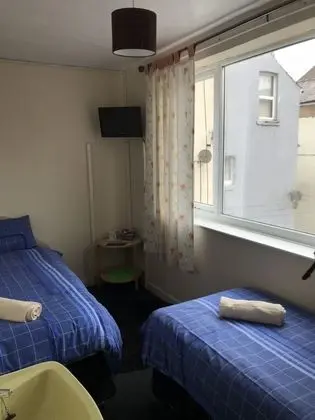 İki Ayrı Yataklı Oda (Shared Bathroom)