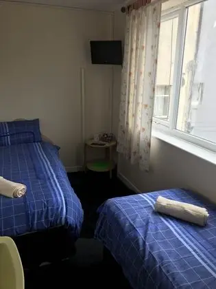 İki Ayrı Yataklı Oda (Shared Bathroom)