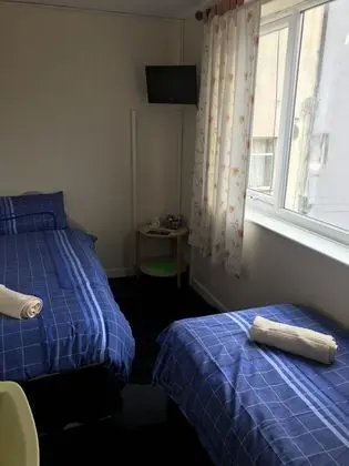 Üç Kişilik Oda
