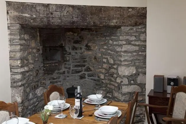 Standard Kır Evi, 5 Yatak Odası (3 doubles + 2 singles)