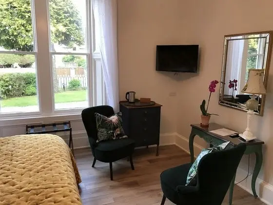 Deluxe Tek Büyük veya İki Ayrı Yataklı Oda, Zemin Kat (Orchid Room)