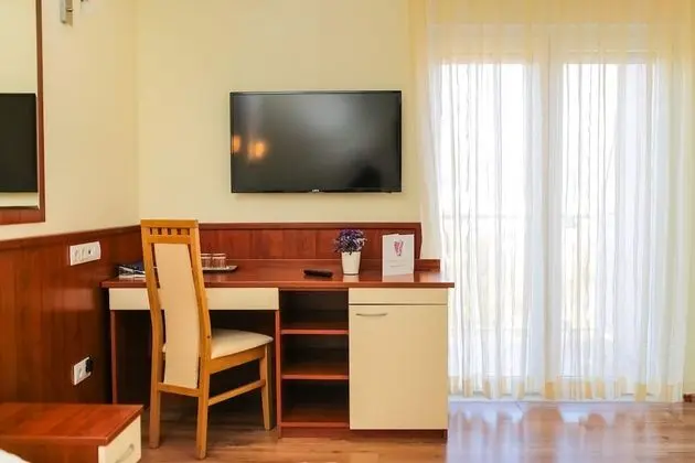 Comfort Tek Büyük veya İki Ayrı Yataklı Oda