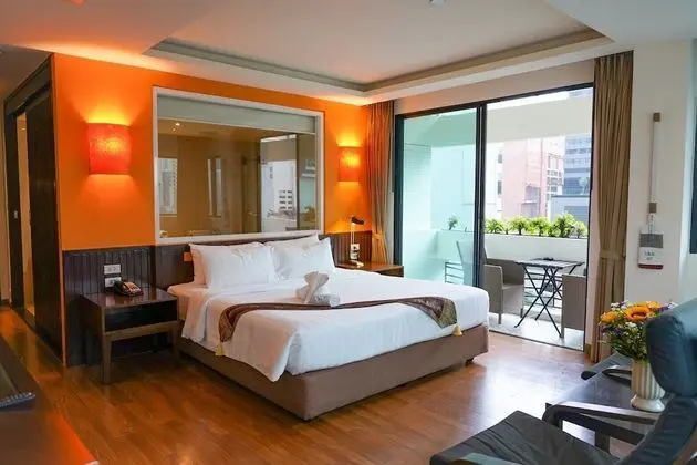 Corner Suite King with Balcony