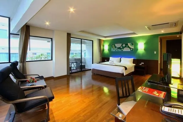Corner Suite King with Balcony