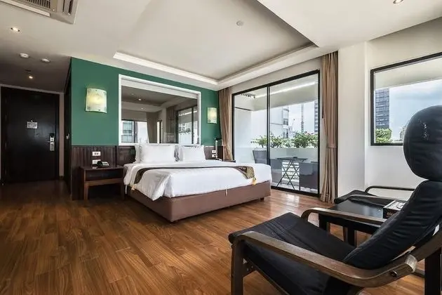 Corner Suite King with Balcony