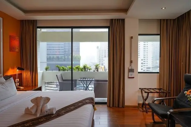 Corner Suite King with Balcony
