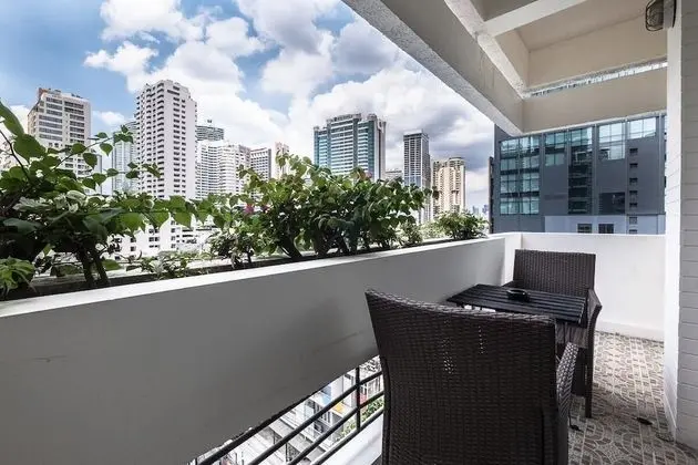 Corner Suite King with Balcony