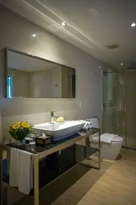 Corner Suite King with Balcony