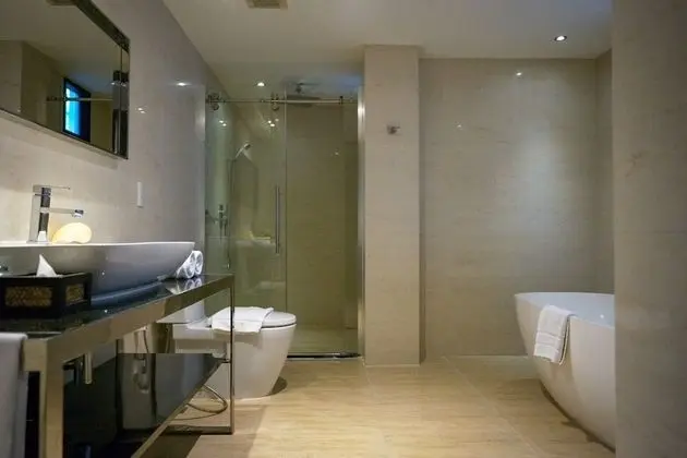 Corner Suite King with Balcony