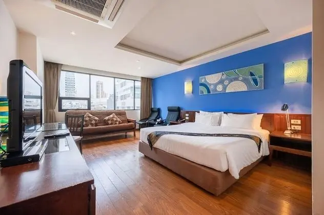 Deluxe King Room