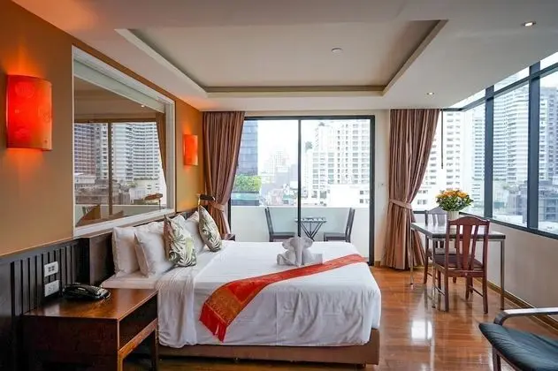 Junior One-Bedroom Suite with Balcony