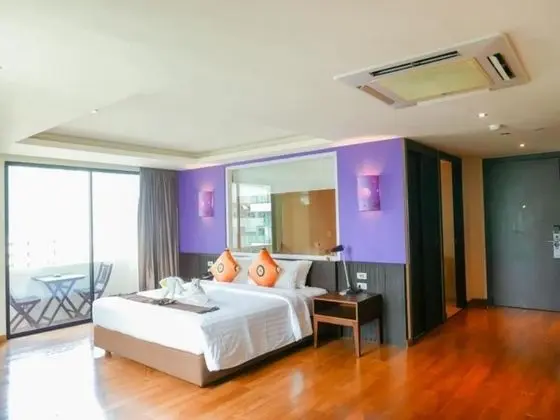 Junior One-Bedroom Suite with Balcony