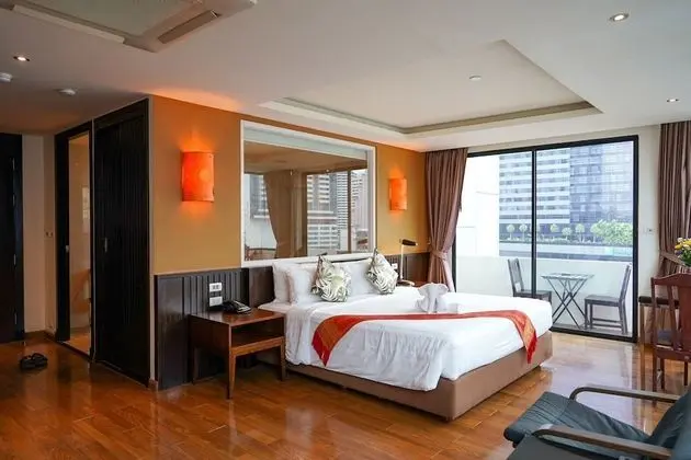Junior One-Bedroom Suite with Balcony