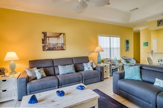 Daire (Mermaid Beach House)