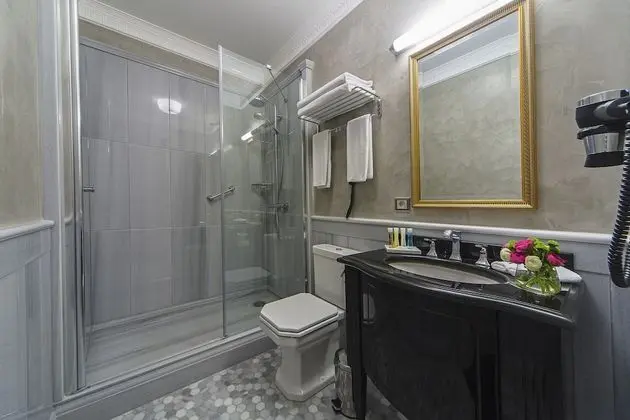 Bathroom amenities