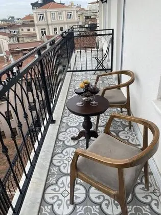 Balkonlu Deluxe Tek Büyük Yataklı Oda, 1 Yatak Odası
