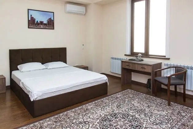 Standard Tek Büyük veya İki Ayrı Yataklı Oda, Şehir Manzaralı