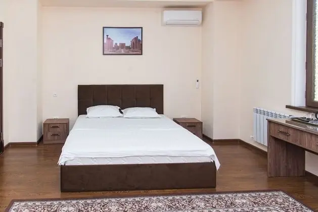 Standard Tek Büyük veya İki Ayrı Yataklı Oda, Şehir Manzaralı
