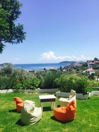 Tek Büyük veya İki Ayrı Yataklı Oda, Bahçe Manzaralı