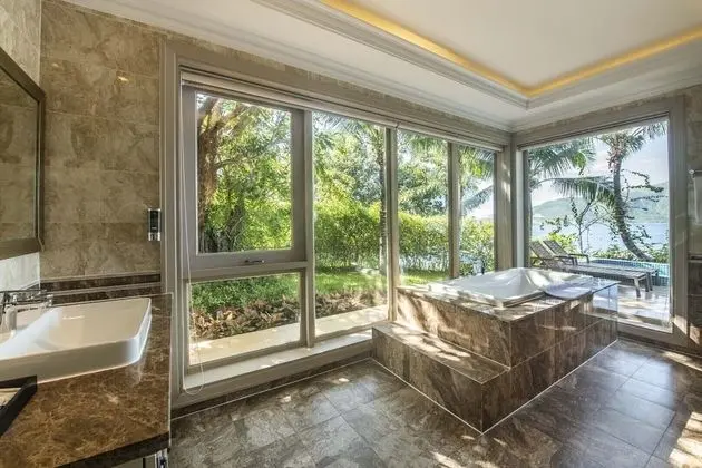 Executive Suite Seaview