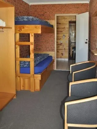 Standard Dört Kişilik Oda, Sigara İçilmez
