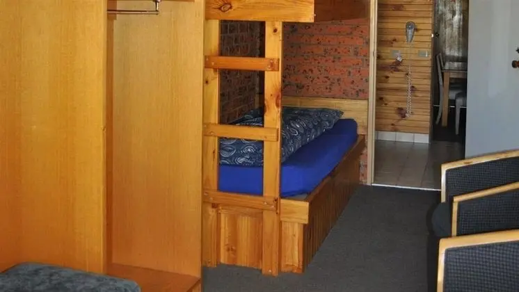 Standard Dört Kişilik Oda, Sigara İçilmez
