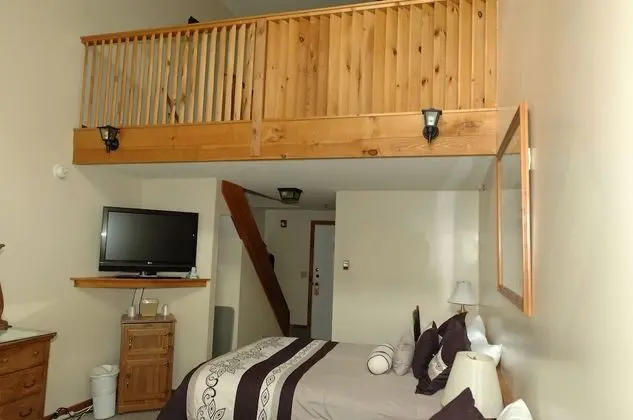Family Loft Room, 3 Queen Beds