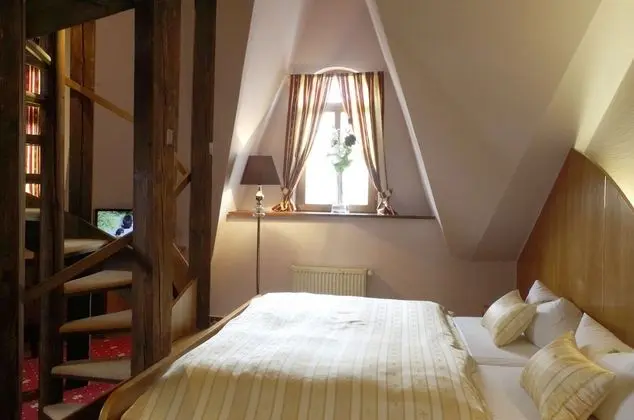 Tek Büyük Yataklı Oda