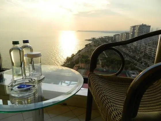 Executive Oda, 1 En Büyük (King) Boy Yatak, Business Dinlenme Salonu Kullanımı, Deniz Manzaralı