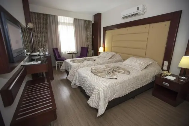 Standart Oda, Deniz ve Şehir Manzaralı