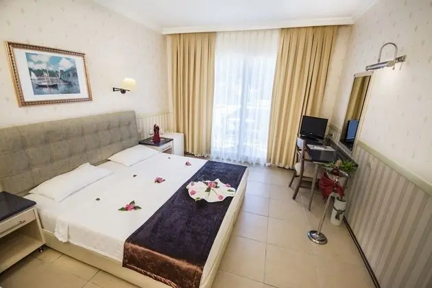 Double Pool View Adult Only