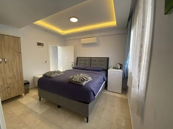 Basic Tek Büyük Yataklı Oda