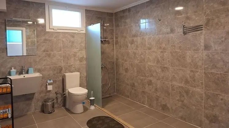 Basic Tek Büyük Yataklı Oda
