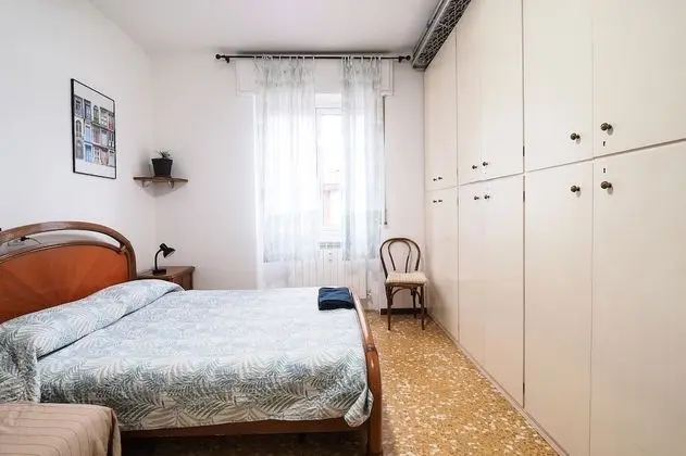 Dört Kişilik Oda, Ortak Banyo