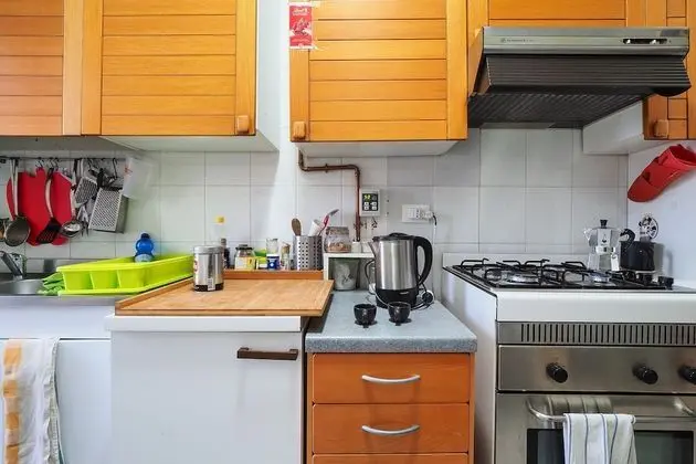 Dört Kişilik Oda, Ortak Banyo