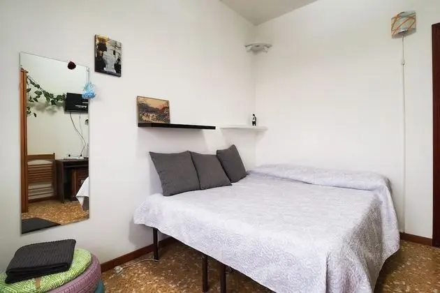 Tek Büyük Yataklı Oda, Ortak Banyo